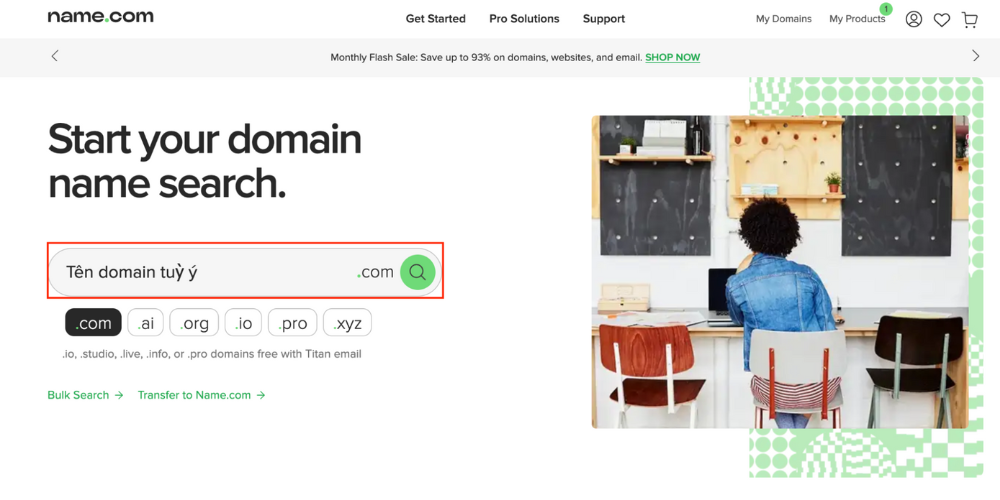 Người dùng đăng nhập vào tài khoản trên name.com