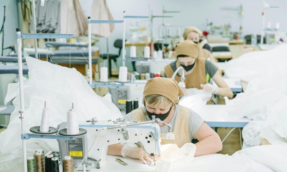 lam-viec-voi-nha-san-xuat-xuong-dia-phuong-toi-uu-gia-von-dropshipping