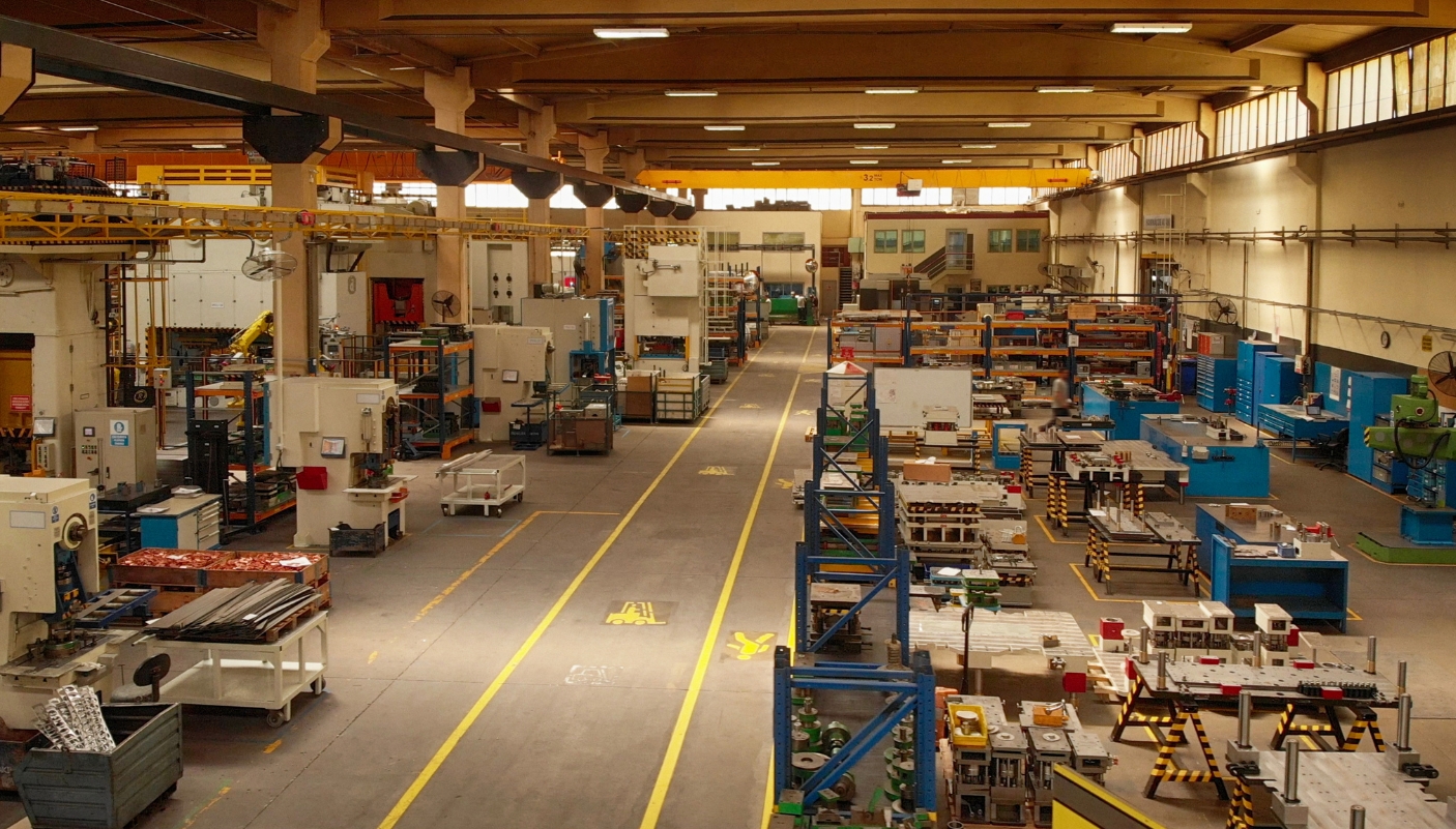 vi-sao-nha-cung-cap-dat-ra-moq